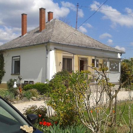 Bochmann Cottage Zalaszanto Eksteriør bilde
